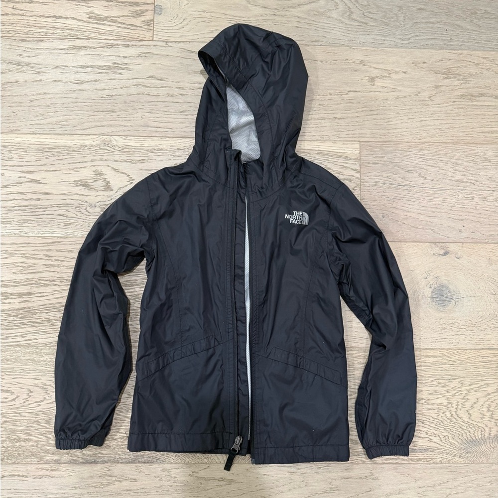 The North Face Resolve 2 kids rain jacket size small 7/8 black dryvent